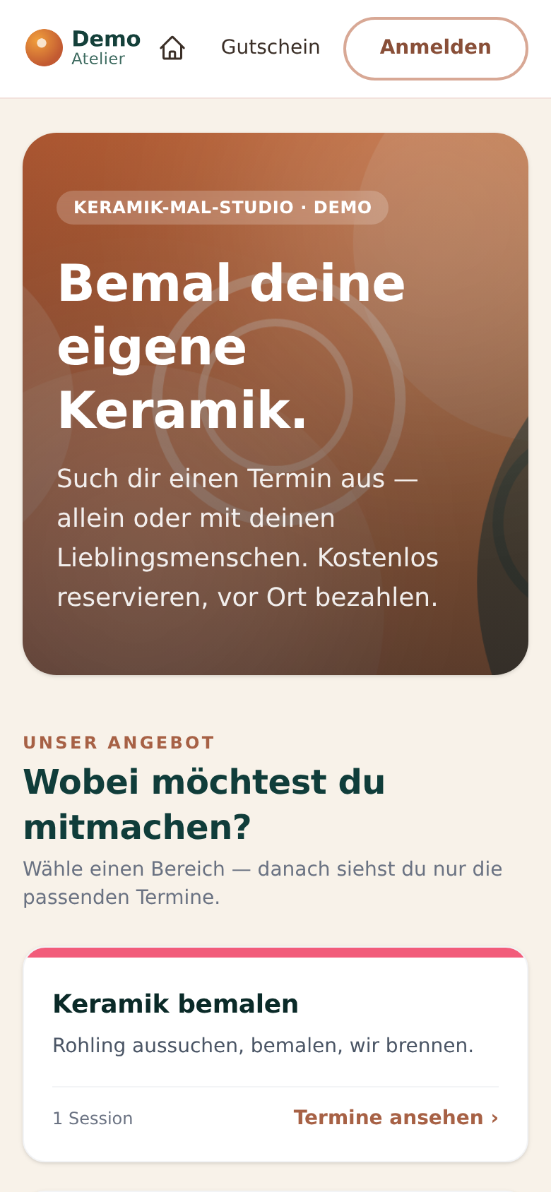 Buchungsseite eines Studios auf dem Handy: Kopfbild, Überschrift und die erste Bereichs-Kachel